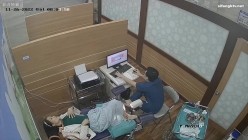 《妇产科监控破解》多位美女少妇张开大腿让医生又抠又摸检查阴道 截图1