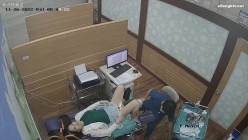 《妇产科监控破解》多位美女少妇张开大腿让医生又抠又摸检查阴道 截图7
