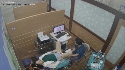 《妇产科监控破解》多位美女少妇张开大腿让医生又抠又摸检查阴道 截图15