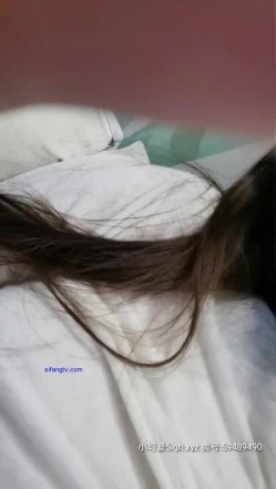 最新南京超模准空姐玩刺激和屌丝男私聊视频流出续篇 玩美乳插浪穴 玩出白浆太骚 淫语骚话 高清超长版 截图1