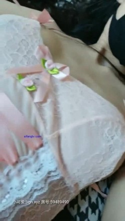 最新南京超模准空姐玩刺激和屌丝男私聊视频流出续篇 玩美乳插浪穴 玩出白浆太骚 淫语骚话 高清超长版 截图7