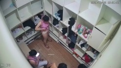 舞蹈班《监控破解》偷拍多位美女学员后台换衣服 截图2