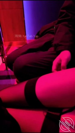 海角大神，【骚妻的浪叫】淫妻合集，把老婆灌醉和客户一起操迷醉的老婆，被操到瘫软哀求着浪叫 截图1