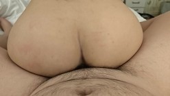 广西青涩小妹正面开腿被干时表情又皱又浪 白衬衫深喉把整根吞进去边捂脸偷笑边足交刺激直接爆表 截图2