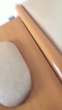 精选熟女美妇系列 妹子大白天在家偷情 脸颊绯红 抱着啃了半天 跟老公左手摸右手没那激情还嫌口臭 截图10