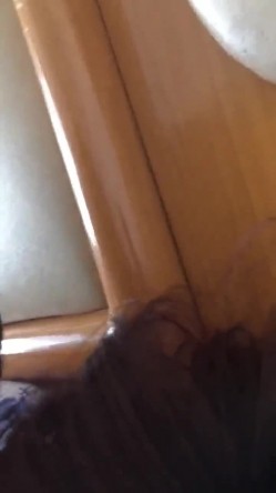 精选熟女美妇系列 妹子大白天在家偷情 脸颊绯红 抱着啃了半天 跟老公左手摸右手没那激情还嫌口臭 截图13