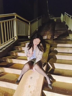 少妇+黑丝+户外，三重门的快乐，淫荡的午夜，你能扛得住吗不射吗 截图10