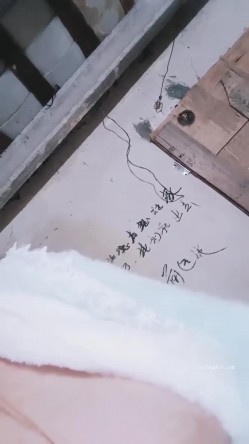 三个农村哺乳期妇女『月嫂奶娘』斗奶大比拼乳汁四溢相互吃奶舔逼 截图1