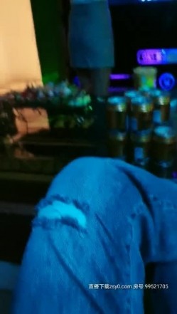 广东KTV的淫乱一夜【寂寞泛滥的青春】灯红酒绿，畅饮高歌，玩high了拉到洗手间来一炮，天天换不同女人 截图1