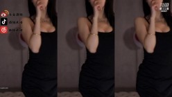 【斗鱼现役网红主播 南妹儿】女神的颤抖 整个奶子都要抖出来了 热舞走光被封合集 截图12