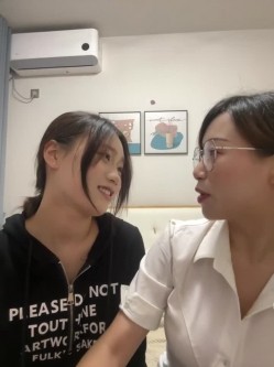 ️清纯主播【202509yoyo】表姐带着表妹下海直播、在线教口活、练习做爱姿势 截图2