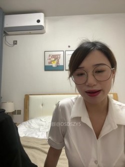 ️清纯主播【202509yoyo】表姐带着表妹下海直播、在线教口活、练习做爱姿势 截图3