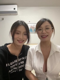 ️清纯主播【202509yoyo】表姐带着表妹下海直播、在线教口活、练习做爱姿势 截图9