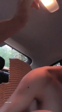 大奶美女车震 给你女朋友买一个搞死她 啊啊 你不能射 太快了不是说一个小时吗 空间太小加紧张很快交货 截图6