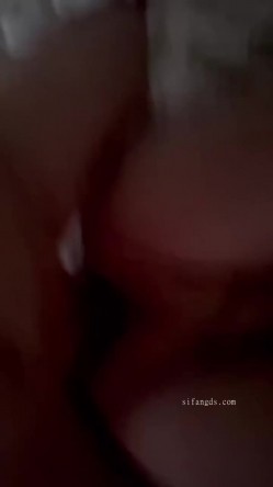 最新抖音泄密！大奶风骚熟女【小妈】骚舞自慰啪啪 截图10