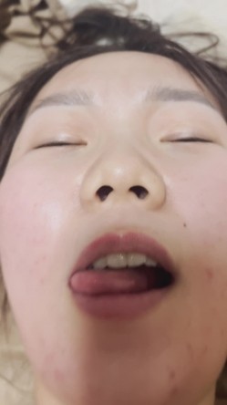 万元定制，线上女神线下母狗，虎牙博主【圣语abby】福利，裸舞自慰，爆燃约炮金主，口交啪啪调教 截图15