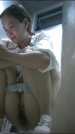 师范学院附近女厕偷拍 学妹尿尿女神姐姐一边尿尿一边抠鼻 截图6