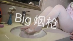 推特优质超强调教大佬玩女高手重庆烟枪 万磁王 凝望等新品失控潮喷边肏边喷一字马虐阴都是极品模特完整时长 截图5