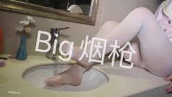 推特优质超强调教大佬玩女高手重庆烟枪 万磁王 凝望等新品失控潮喷边肏边喷一字马虐阴都是极品模特完整时长 截图6