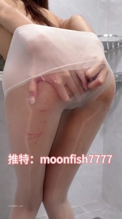 推特新人极品长腿苗条烧婊子【橙子橙子】VIP福利私拍，扩肛道具疯狂紫薇高潮抽搐喷水原版无转码 截图10