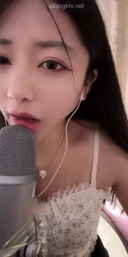 【快手反差婊最新泄密】，40万粉丝，【桃子】，榜一大哥才能看的内容，黑乎乎的阴毛掰开桃花洞，小美女娇羞可人！ 截图5