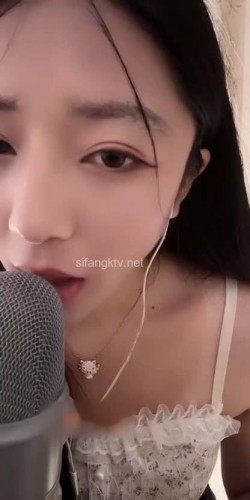 【快手反差婊最新泄密】，40万粉丝，【桃子】，榜一大哥才能看的内容，黑乎乎的阴毛掰开桃花洞，小美女娇羞可人！ 截图14