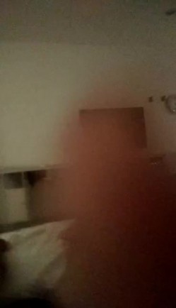 在休闲会所上班的小少妇，女’怕我强奸你啊‘，男‘’摸一下摸一下，别打那么快’，对白超搞笑，都不舍得快进！ 截图2