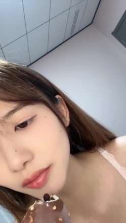 重磅~新尤物女神降临！~颜值身材秒杀一切网红明星，尺度全开翘臀扣穴自摸发骚【弯莞】翘臀扣穴 截图8