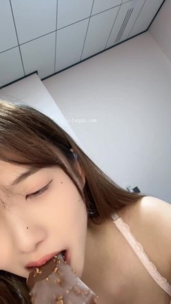 重磅~新尤物女神降临！~颜值身材秒杀一切网红明星，尺度全开翘臀扣穴自摸发骚【弯莞】翘臀扣穴 截图10