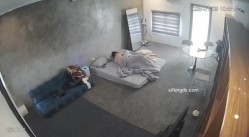 黑客破解家庭网络摄像头偷拍住毛坯房的年轻情侣疯狂做爱有时一天做爱几次 截图2