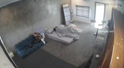 黑客破解家庭网络摄像头偷拍住毛坯房的年轻情侣疯狂做爱有时一天做爱几次 截图8