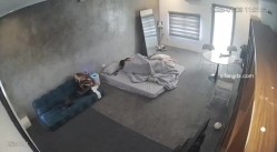 黑客破解家庭网络摄像头偷拍住毛坯房的年轻情侣疯狂做爱有时一天做爱几次 截图9