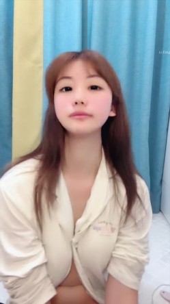 顶级新人校花【西不西】下海福利，狂吃大屌无套啪啪内射干爽 截图1