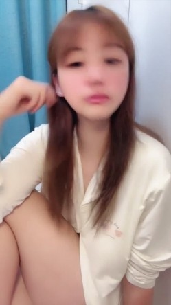 顶级新人校花【西不西】下海福利，狂吃大屌无套啪啪内射干爽 截图11