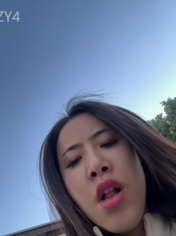 ️户外主播【qingqing-ss】高颜值长腿丝袜、公园、网吧大胆裸露自慰 截图11