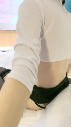 酒店约炮苗条身材面罩妹子，口交上位骑乘情趣开裆内裤快速抽插呻吟娇喘， 截图15