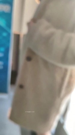 露出界天花板满级狂人！身材苗条性感网红【兔兔】私拍，学校公园商场各种场所人前露出翻屁眼露逼紫薇喷水 截图8