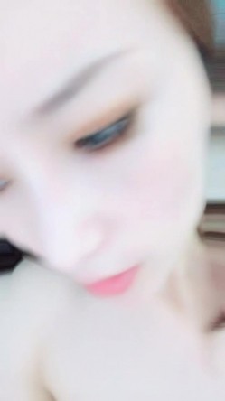 35岁的周夫人，妙龄阿姨，深夜守闺房，无男人无性欲，只有手和跳蛋，仔细听这呻吟是有多么饥渴！ 截图10