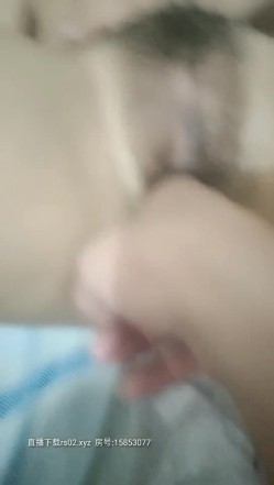 【只管抓好枕头扶好墙】良家小少妇跟屌丝男友的私密生活，出租房里做爱自慰激情无限，美乳翘臀大长腿鲍鱼好漂亮 截图13