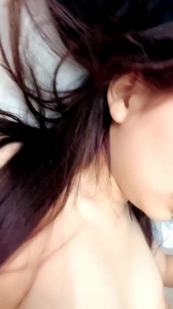 颜值不错的美女深夜跟纹身小哥激情啪啪大秀直播别草太深呦，全程露脸逼里塞着跳蛋让小哥吃奶，口交无套爆草 截图16