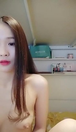 清纯漂亮的小美女主播翘屁股诱惑 全裸掰穴 最后浴室洗澡 截图8
