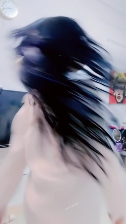 青春无敌，抖音风艺校美少女【杨晓花】定制福利，露脸露点，各种热门BGM裸舞 截图2