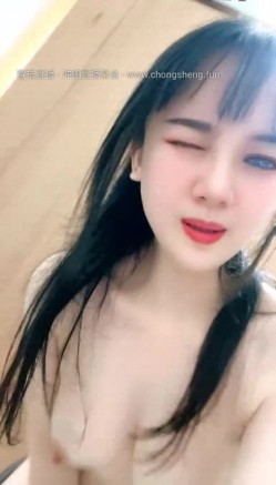 颜值少妇【烟酒店老板娘（羊羊）】在店里自慰喷水，道具自慰，大胆掰逼，颜值顶 截图7