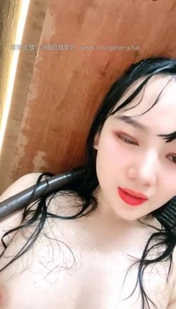 颜值少妇【烟酒店老板娘（羊羊）】在店里自慰喷水，道具自慰，大胆掰逼，颜值顶 截图8