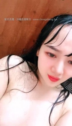 颜值少妇【烟酒店老板娘（羊羊）】在店里自慰喷水，道具自慰，大胆掰逼，颜值顶 截图9