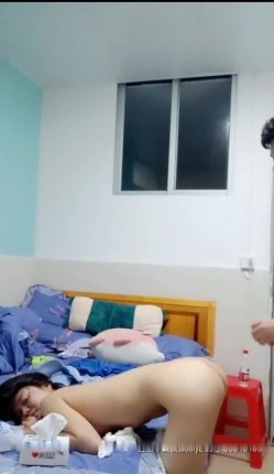 (耐操小姨子 )出租屋身材不错的同居情侣连续做爱这妹子逼毛好性感 截图5