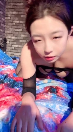看着小母狗被朋友艹，心中绿意盎然，女友真是骚啊！ 截图9