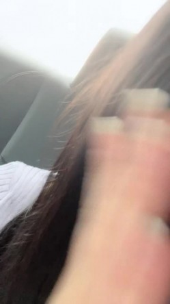 【京鱼儿】19岁童颜巨乳少女 各种服装 道具自慰 20小时，超大合集 截图1