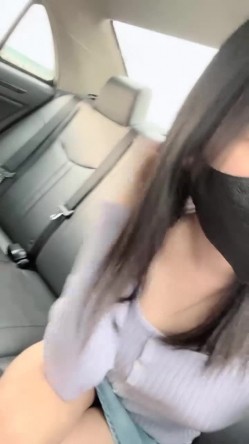 【京鱼儿】19岁童颜巨乳少女 各种服装 道具自慰 20小时，超大合集 截图2