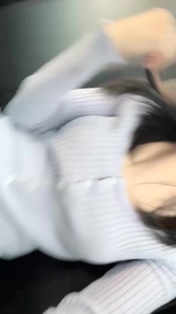 【京鱼儿】19岁童颜巨乳少女 各种服装 道具自慰 20小时，超大合集 截图5